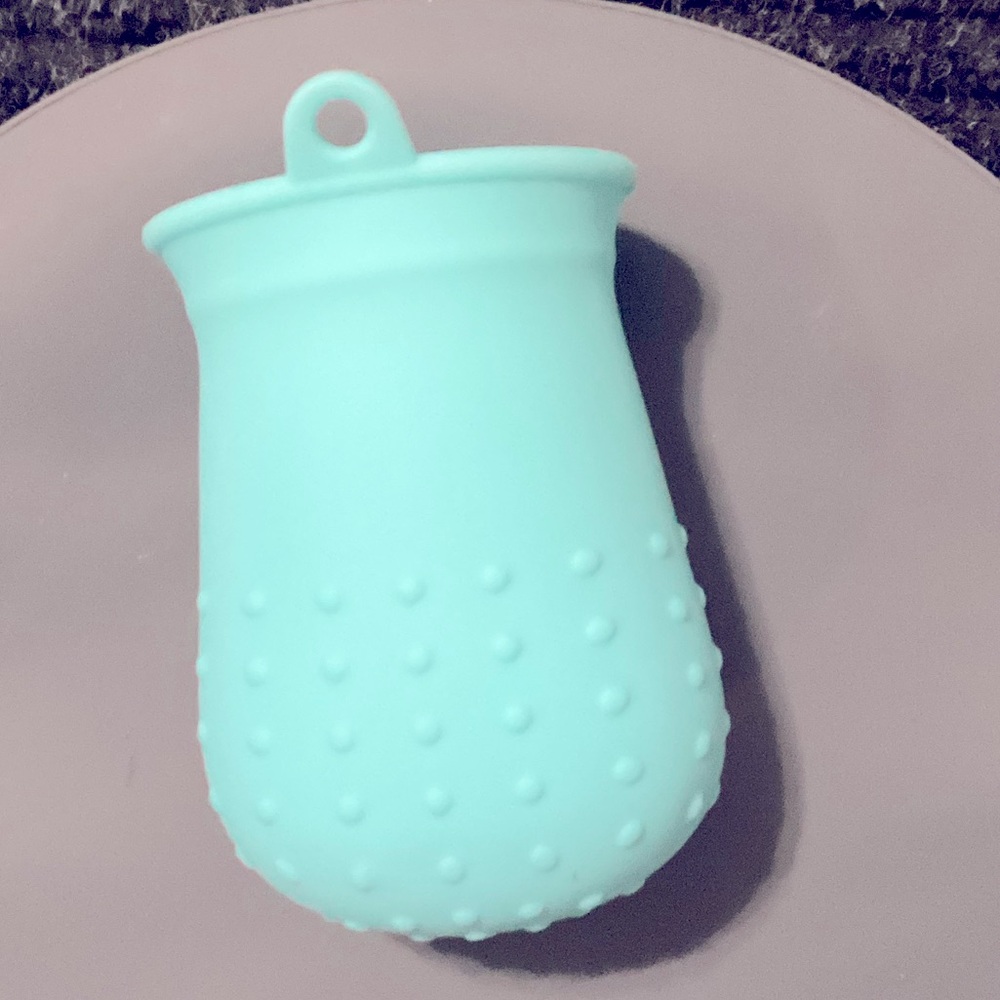 Paw washer, used once and sanitized